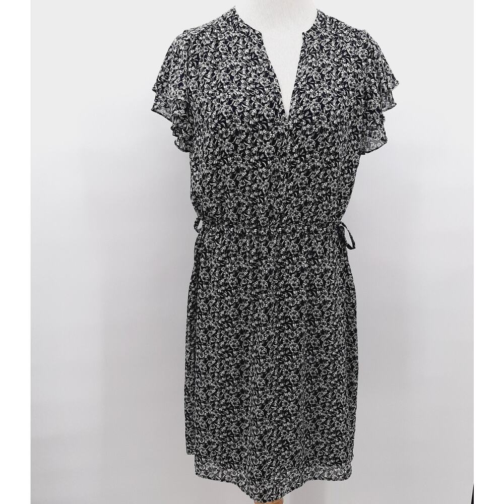 H&M knee length dress Size medium White and Black Summer Floral Flutter Sleeve